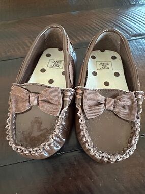 Janie and Jack Girls' Brown Patent Bow Moccasins
